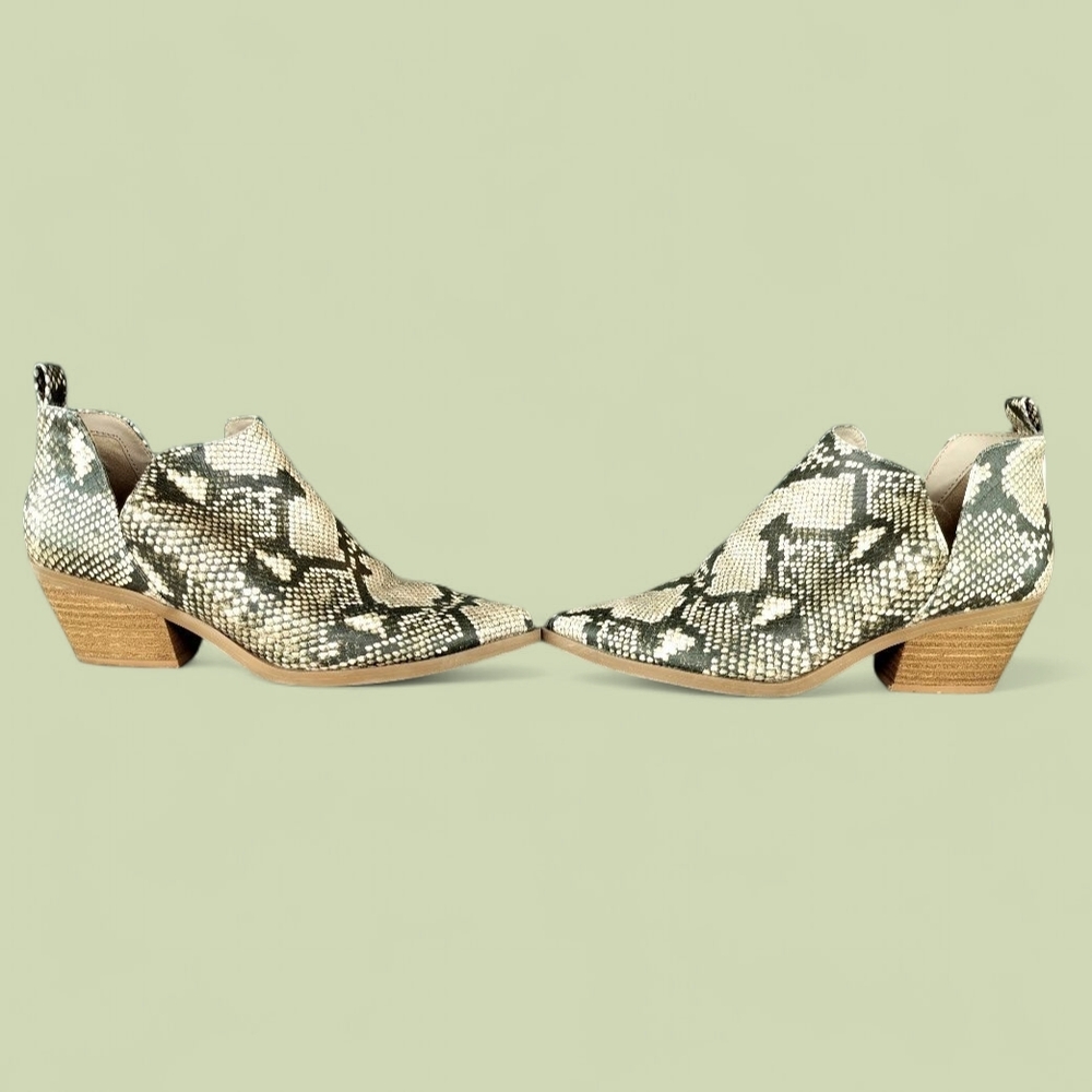 Universal Thread Snakeskin Pattern Ankle Booties - Picture 5 of 14